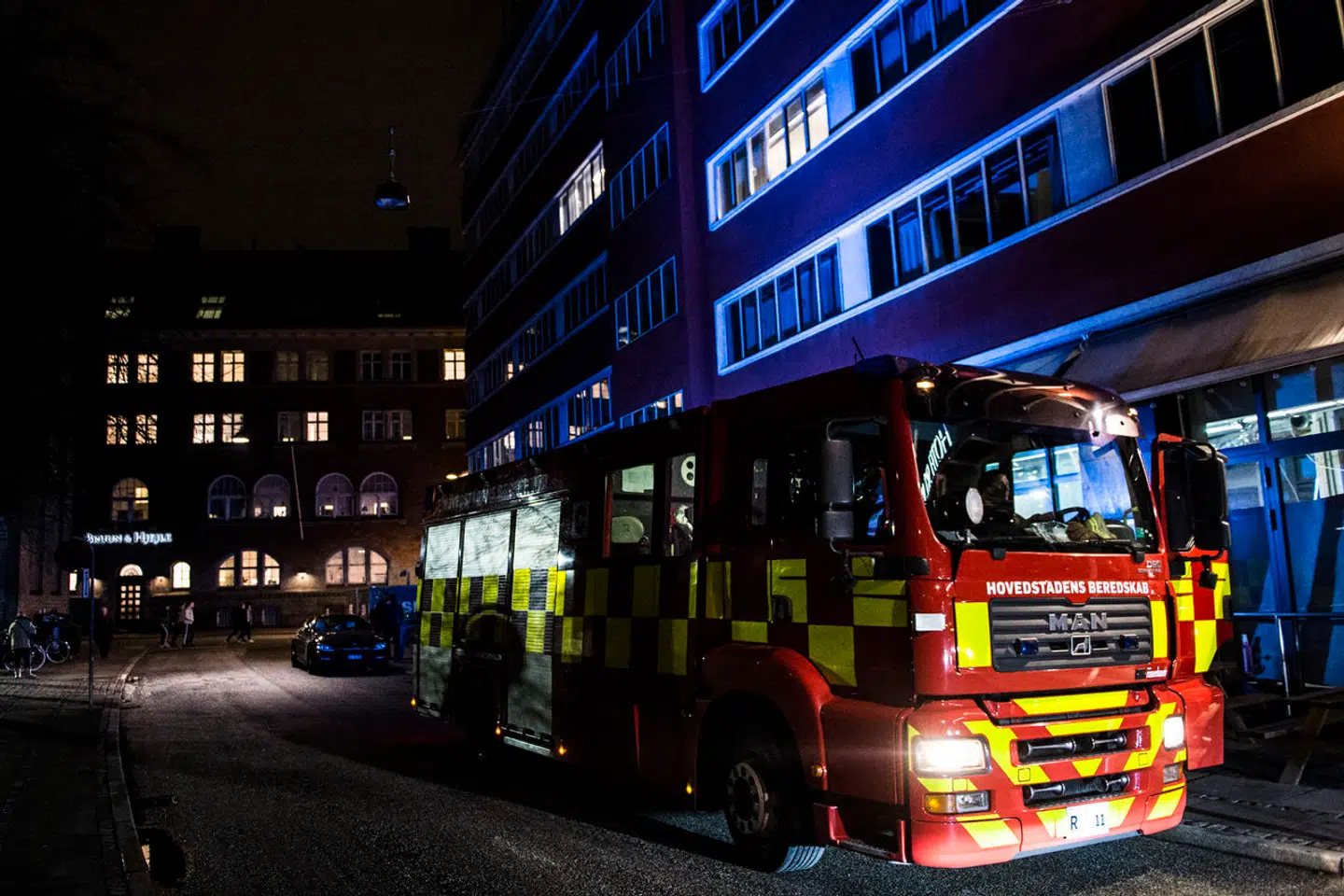 »Det ville være et godt sted for politikerne at starte: Lav en lov, der kræver, at alle danske plejehjem skal have automatisk alarmering til brandvæsenet (ABA-anlæg) i tilfælde af brand,« skriver Ib Bertelsen.
