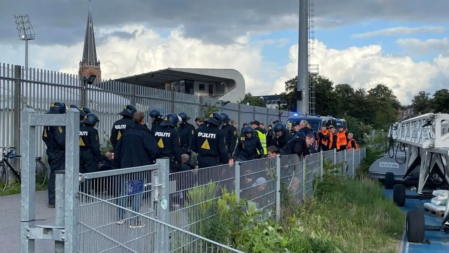 Allerede inden kampen opstod der tumult.