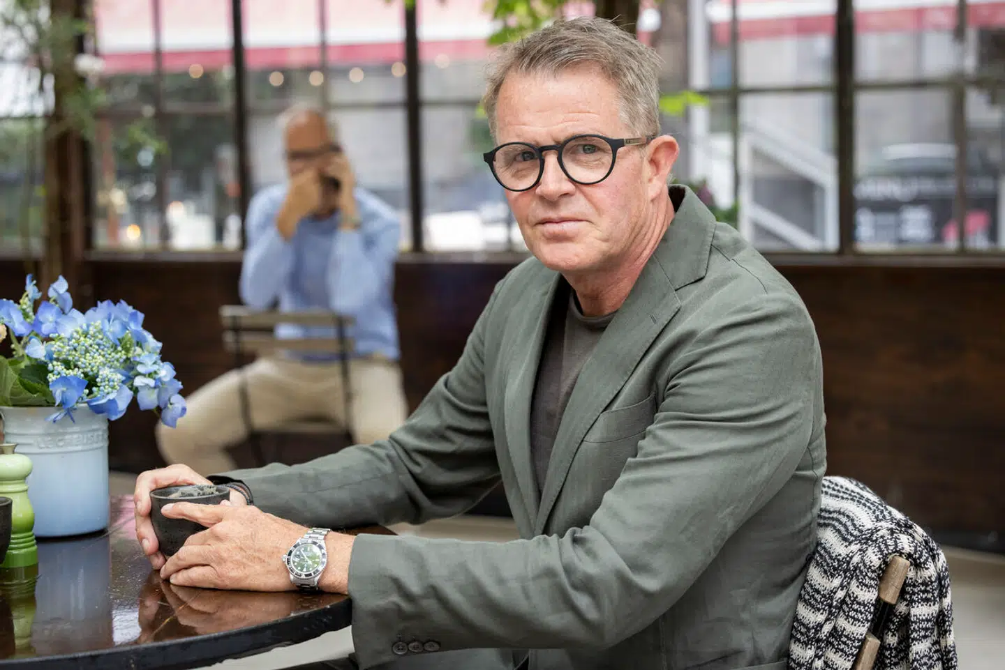 Rolf Sørensen elsker København, men har samtidig et stort behov for ro og fred, når han har fri. Derfor faldt valget på rolige omgivelser i Kokkedal, når han ikke bruger tid i sit sommerhus på Møn.