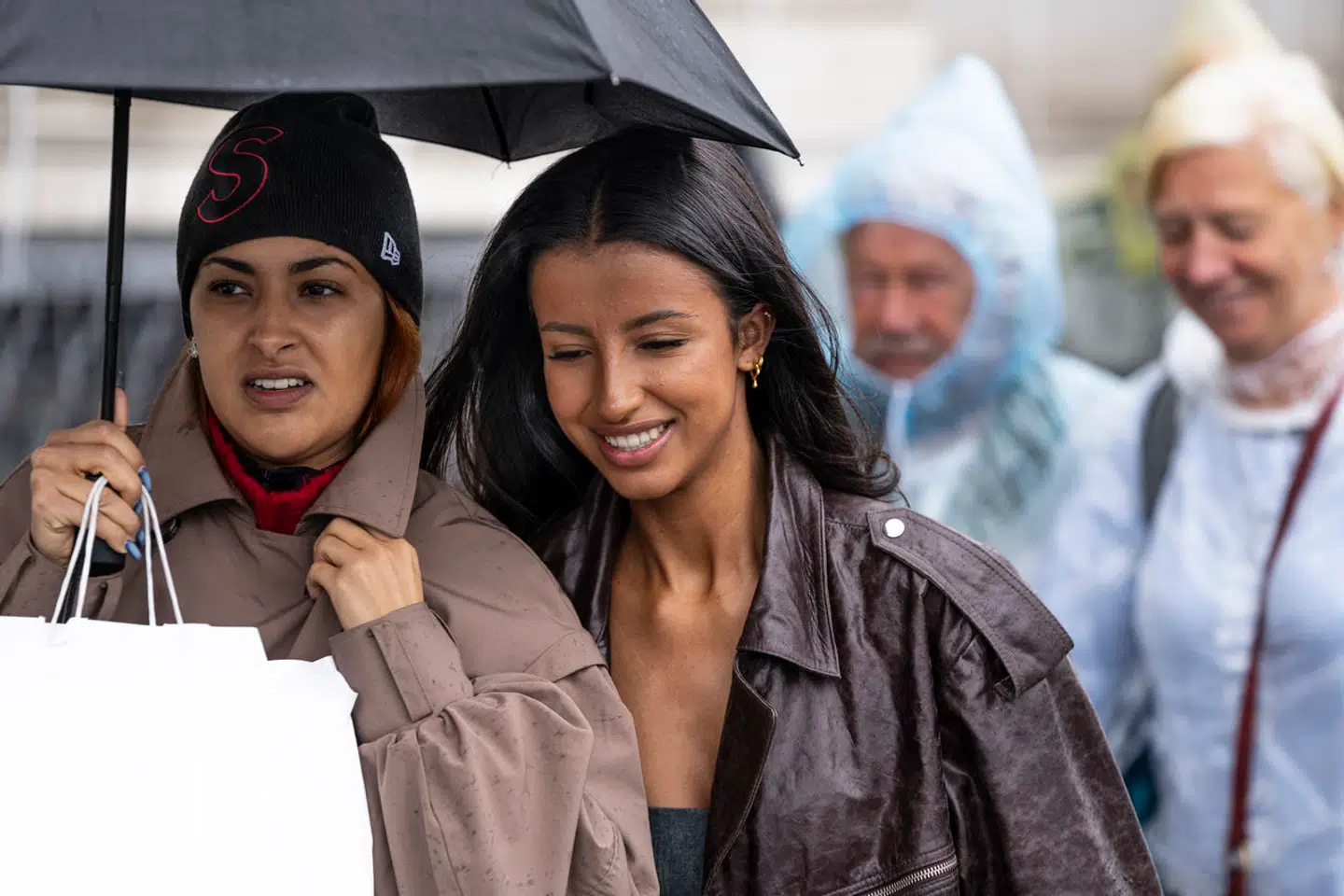 Selvom man kan løbe ind i dage med regn og rusk, så foretrækker stadigt flere de kølige somre mod Nord frem for sydens hedebølger, viser kreditkortregnskaberne.