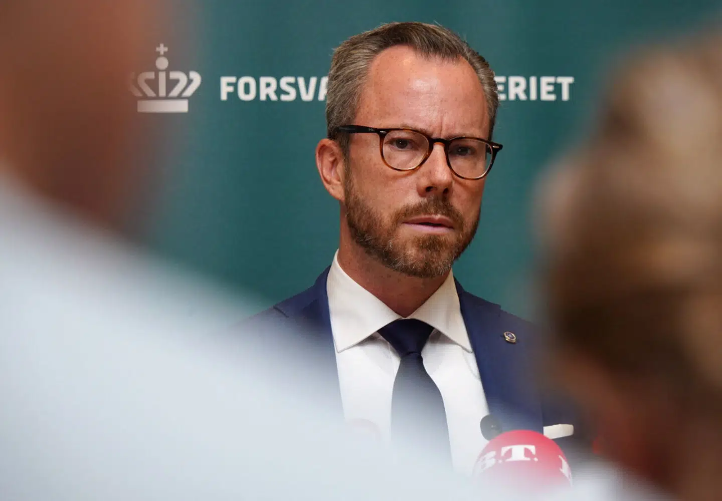 Forsvarsminister Jakob Ellemann-Jensen har indkaldt forsvarsordførene i forligskredsen til hastemøde om våbenkøbet fra israelske Elbit. Foto: REUTERS/Tom Little/Ritzau Scanpix.