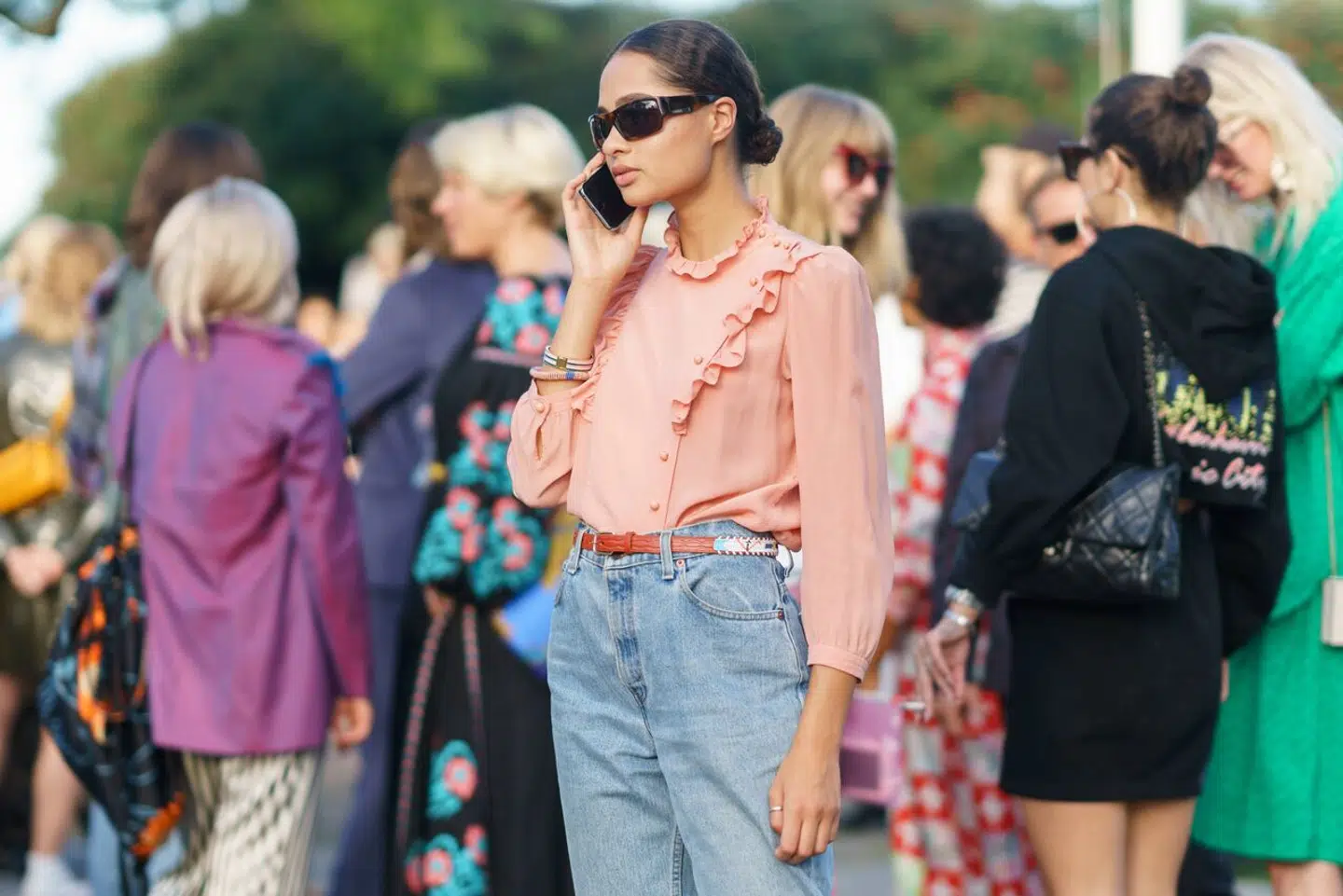 Frisuren er nem og simpel, men bliver alligevel mødt med anerkendelse i stort internationalt modemagasin efter Copenhagen Fashion Week.
