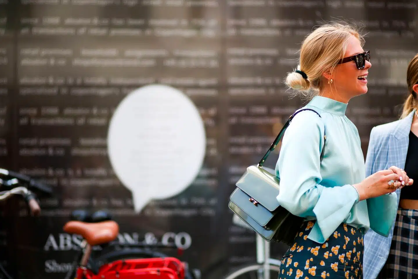 Den lave knold – i alle dens variationer – hyldes i Vogue efter Copenhagen Fashion Week.