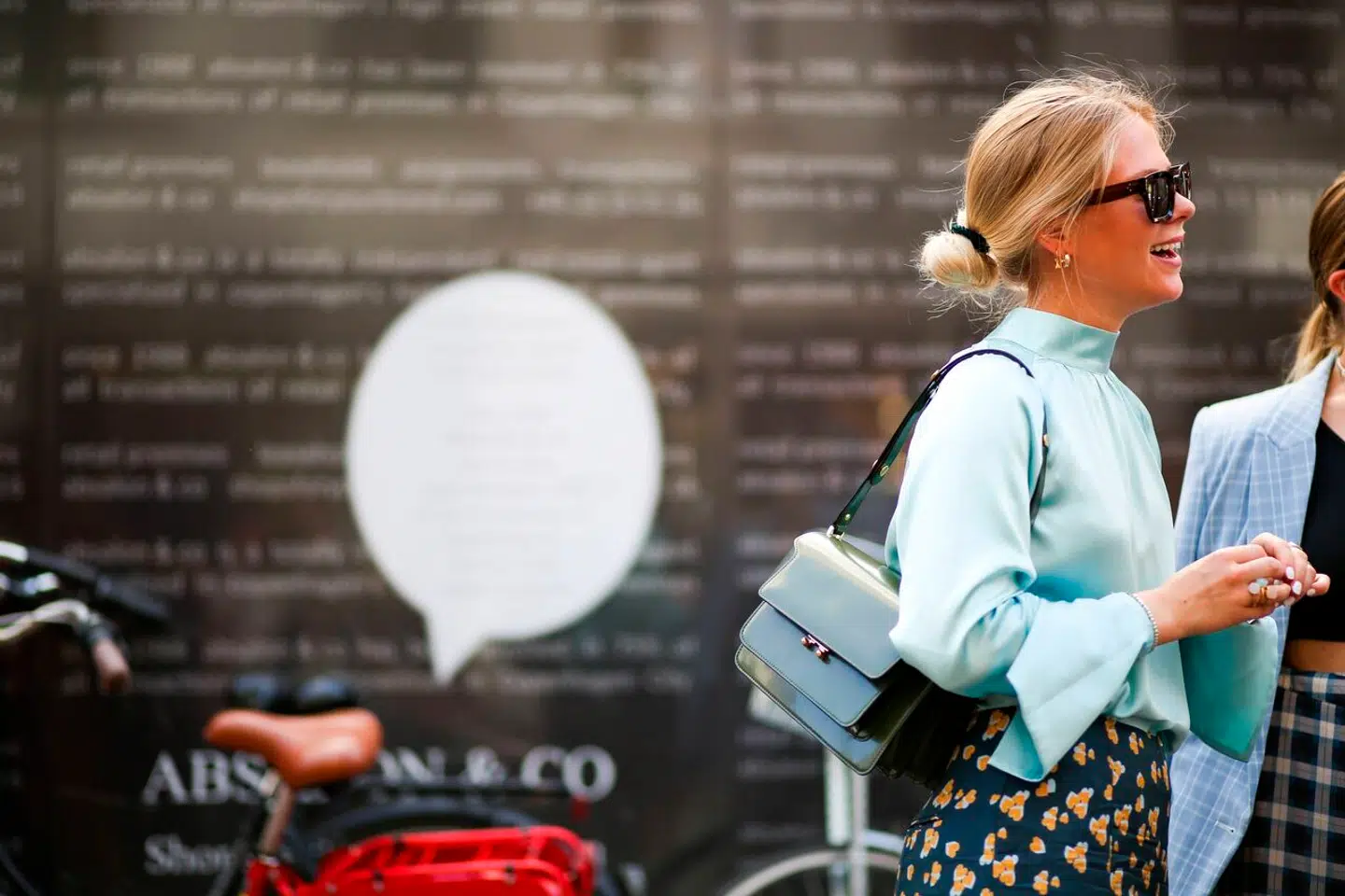 Den lave knold – i alle dens variationer – hyldes i Vogue efter Copenhagen Fashion Week.