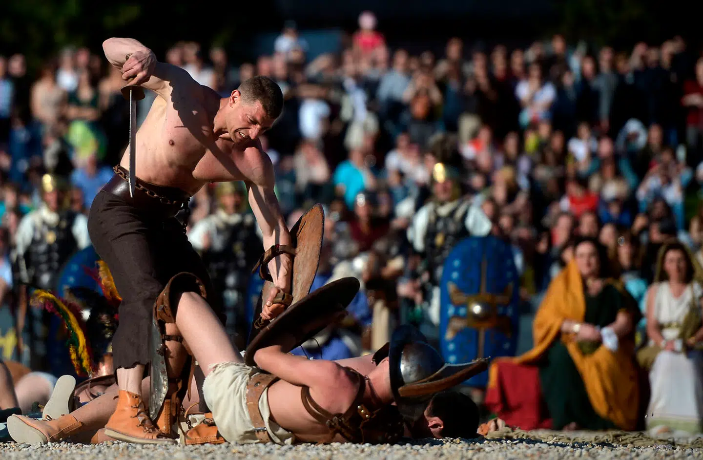 Det antikke Roms gladiatorkampe – her genoplivet i teaterform – er inspirationen bag techbosserne Elon Musk og Mark Zuckerbergs bebudede tvekamp, som den italienske regering har sagt ja til at huse.