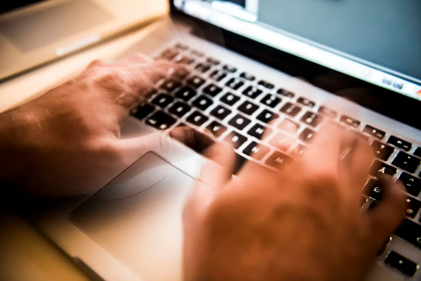 Der bliver arbejdet hurtigt i den danske it-verden, for der er stadig fyldt godt op i ordrebøgerne, selv om flere holder sig mere tilbage. Branchen forventer, at en ny bølge venter forude med endnu mere at lave.