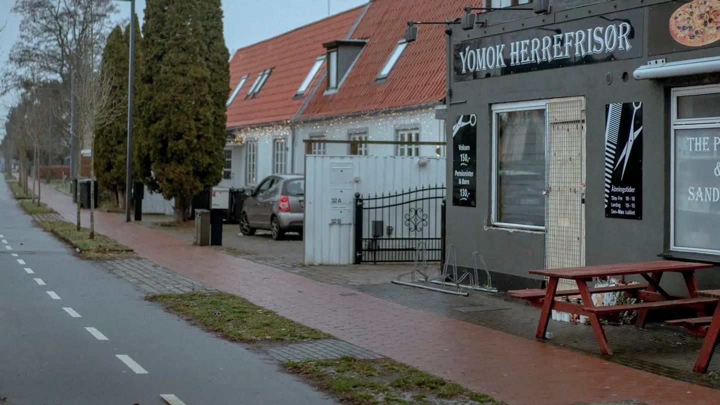 Først var der fatalt skyderi i frisørbutikken Yomok på Islevbrovej i Rødovre, siden blev der stukket ild til den.