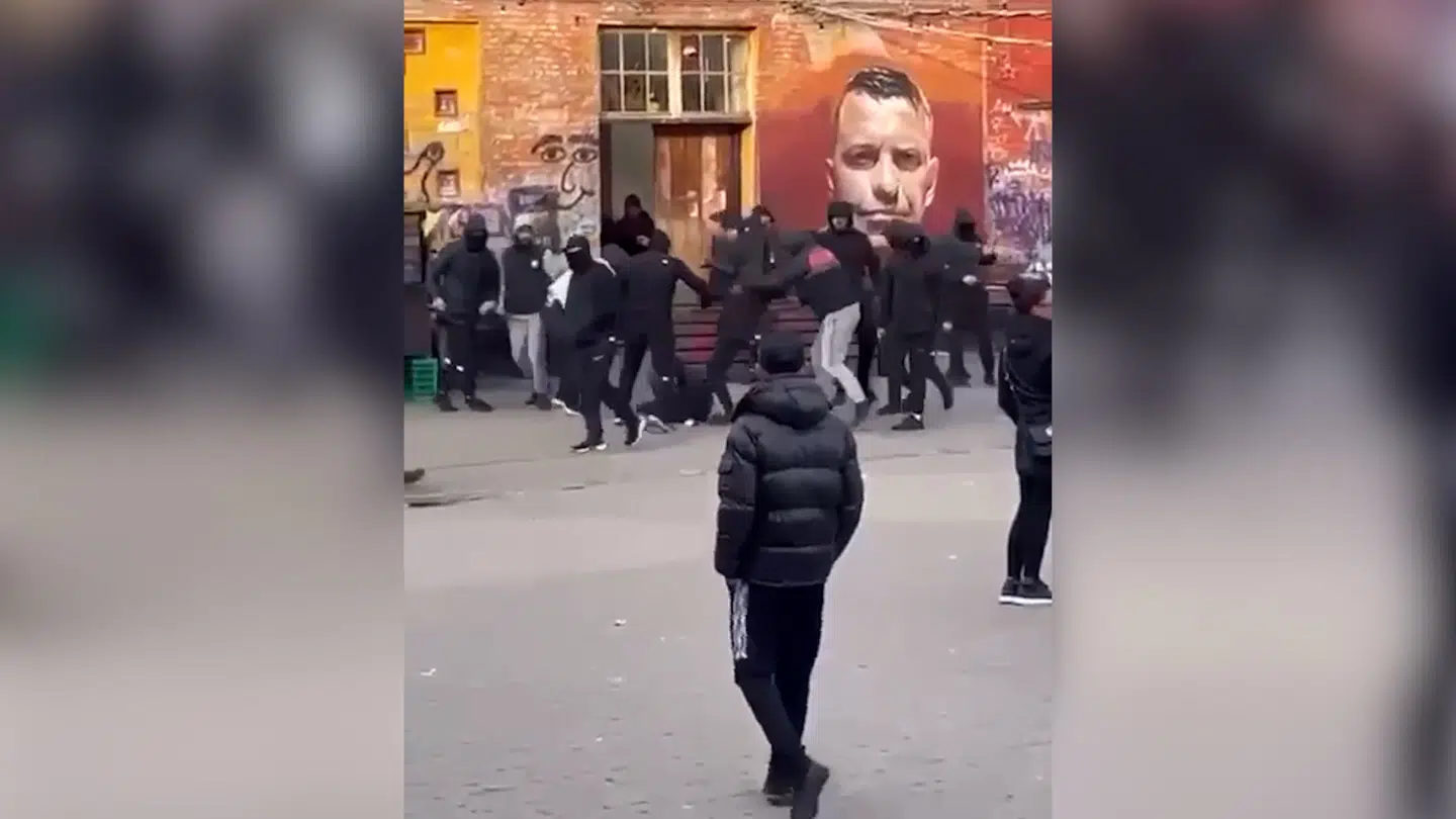 Det var 28. april, at den 20-årige bodmedarbejder blev overfaldet af et maskeret tæskehold.