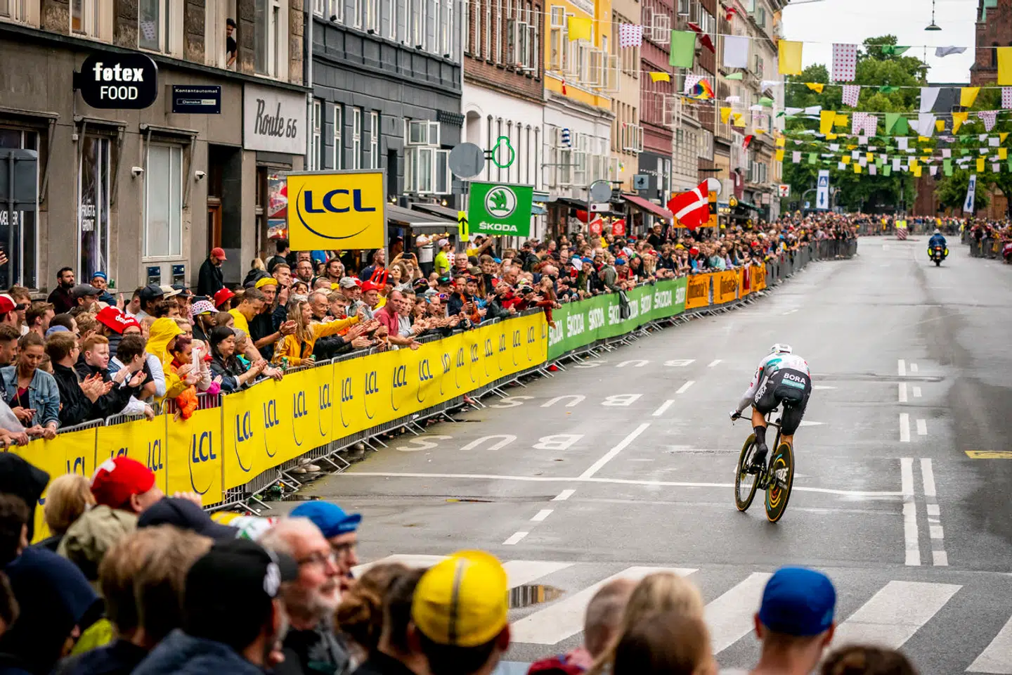 »World Tour-værtskabet vil de facto tømme den københavnske megaeventpulje og efterlade kommunen med stort set nul muligheder for at udvikle eller byde på andre store superevents mange år frem i tiden,« skriver Christian Folden Lund, Peter Krogsgaard, Allan L. Agerholm, Dan Hammer og Maria Krüger Torp.