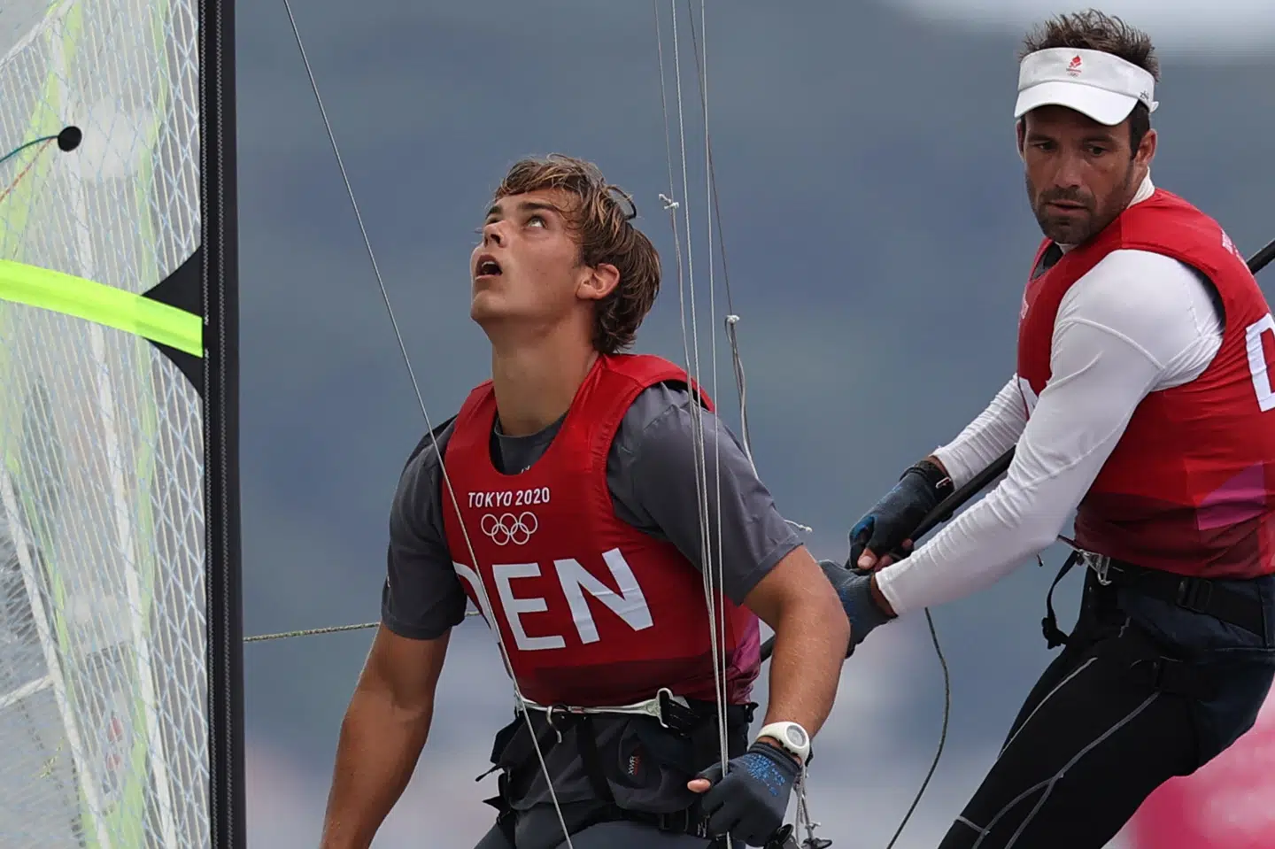 Jakob Precht (tv.) deltog ved OL i Tokyo sammen med Jonas Warrer (th.). Nu har han sikret Danmark plads ved OL i Paris sammen med Frederik Rask. (Arkivfoto). Carlos Barria/Reuters