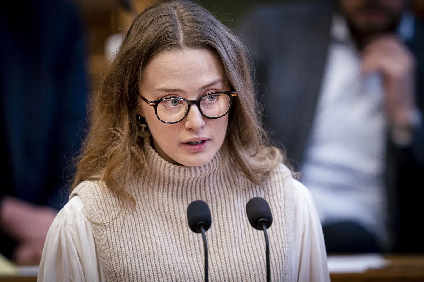 Aki-Matilda Høegh-Dam vakte tidligere på året opsigt, da hun gik på talerstolen i Folketinget og talte grønlandsk. Nu tager hun orlov. (Arkivfoto). Liselotte Sabroe/Ritzau Scanpix