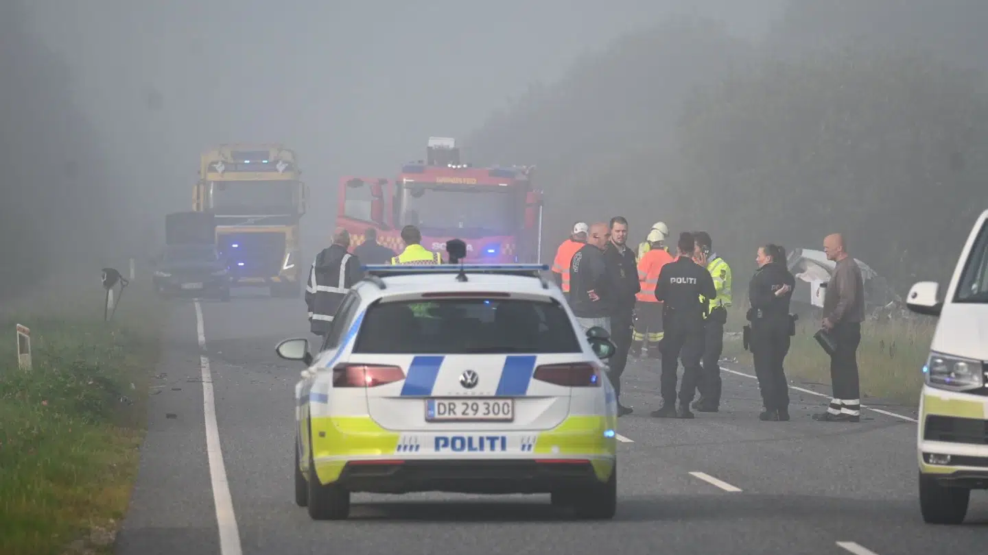 Der er mandag morgen sket et alvorligt uheld på Tingvejen ved Filskov.
