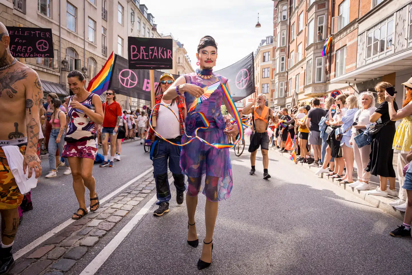 Færre topchefer har i år kommunikeret om den årlige Pride, der har til formål at hylde seksuelle og kønslige minoriteter, vurderer ekspert.