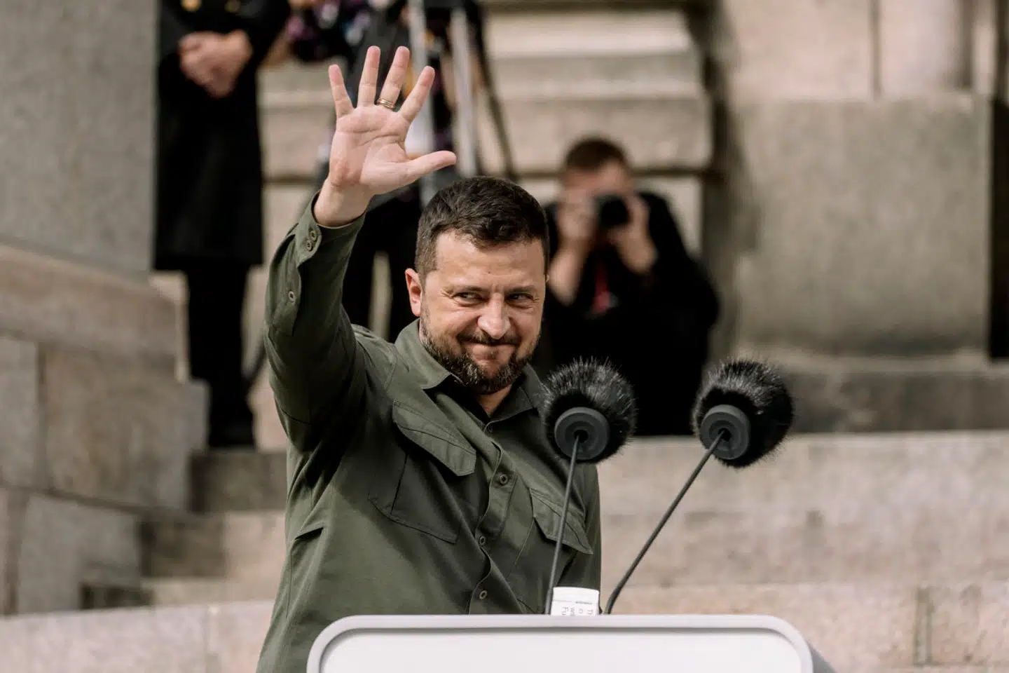 I dag skal Ukraines præsident, Volodymyr Zelenskyj, til USA og forsøge at overbevise republikanere om, at de skal fortsætte med at støtte Ukraine i kampen mod Rusland. Senere på ugen venter et afgørende EU-topmøde.