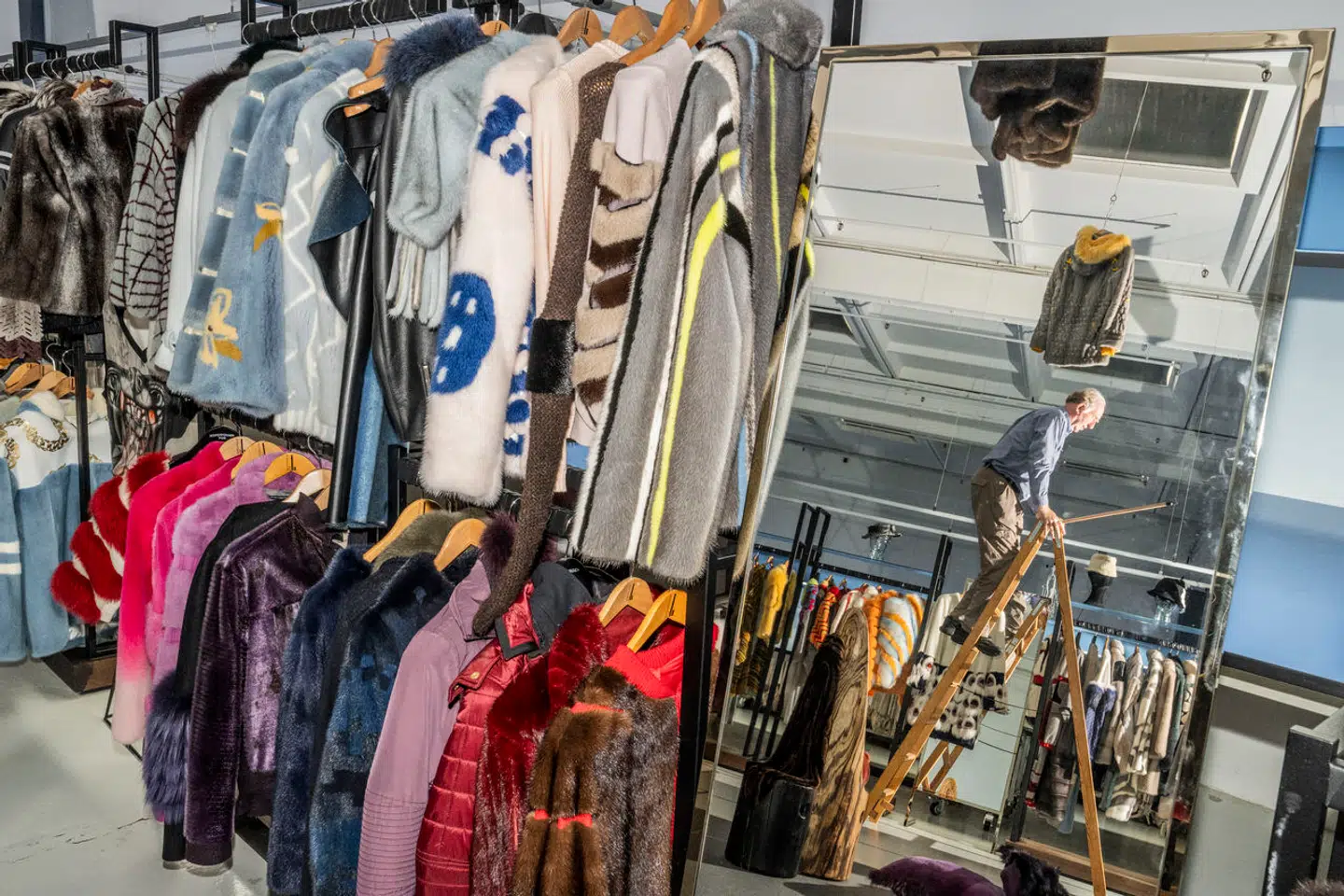 Afviklingen af Kopenhagen Fur sker efter nedlæggelsen af minkerhvervet i Danmark. Berlingske skildrer historien om pelsfirmaet i en artikelserie i fire kapitler.