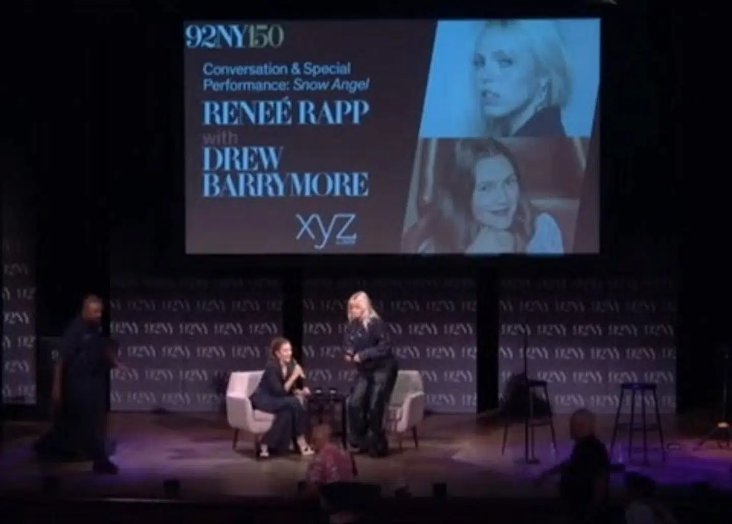 Se den virale video, hvor Drew Barrymore må eskorteres i sikkerhed øverst i artiklen. Video: vidsofcelebs / TikTok