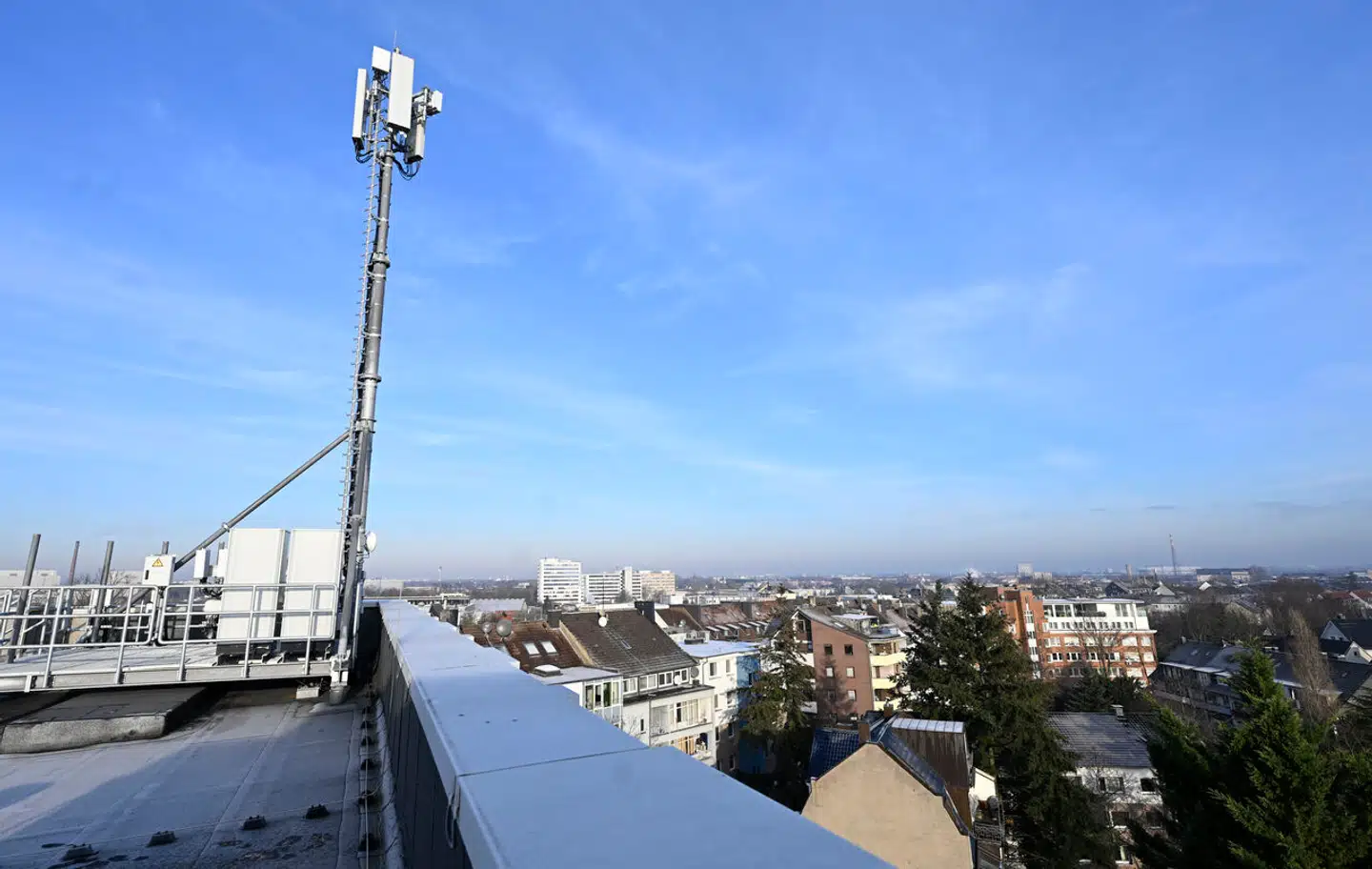 Verden over er opsætningen af 5G-mobiludstyr ved at være på plads, så leverandørerne oplever, at salget falder stort.