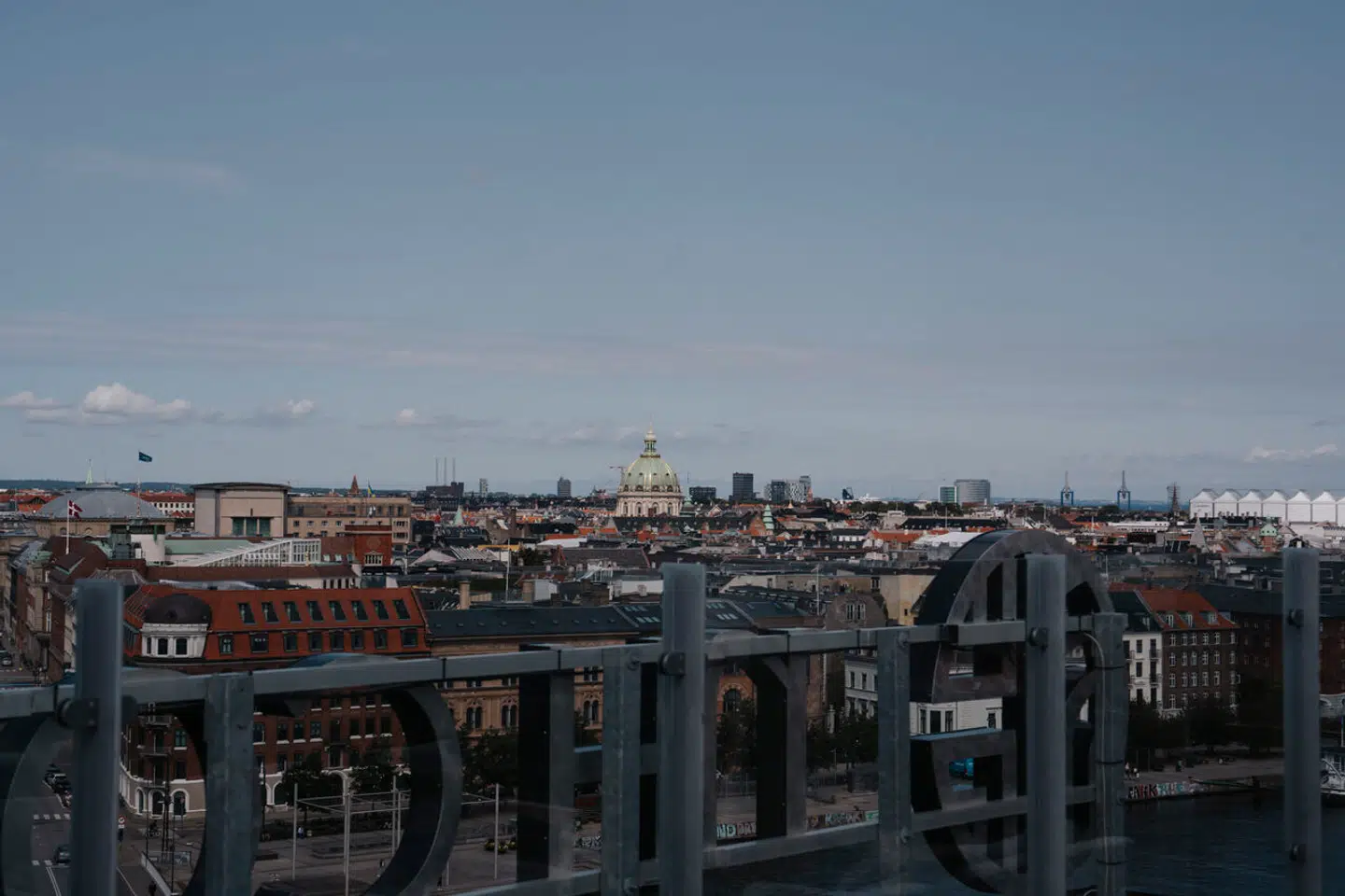 Når du deltager i dagens quiz, er du samtidig med i lodtrækningen om en præmie. (Ritzau Scanpix)