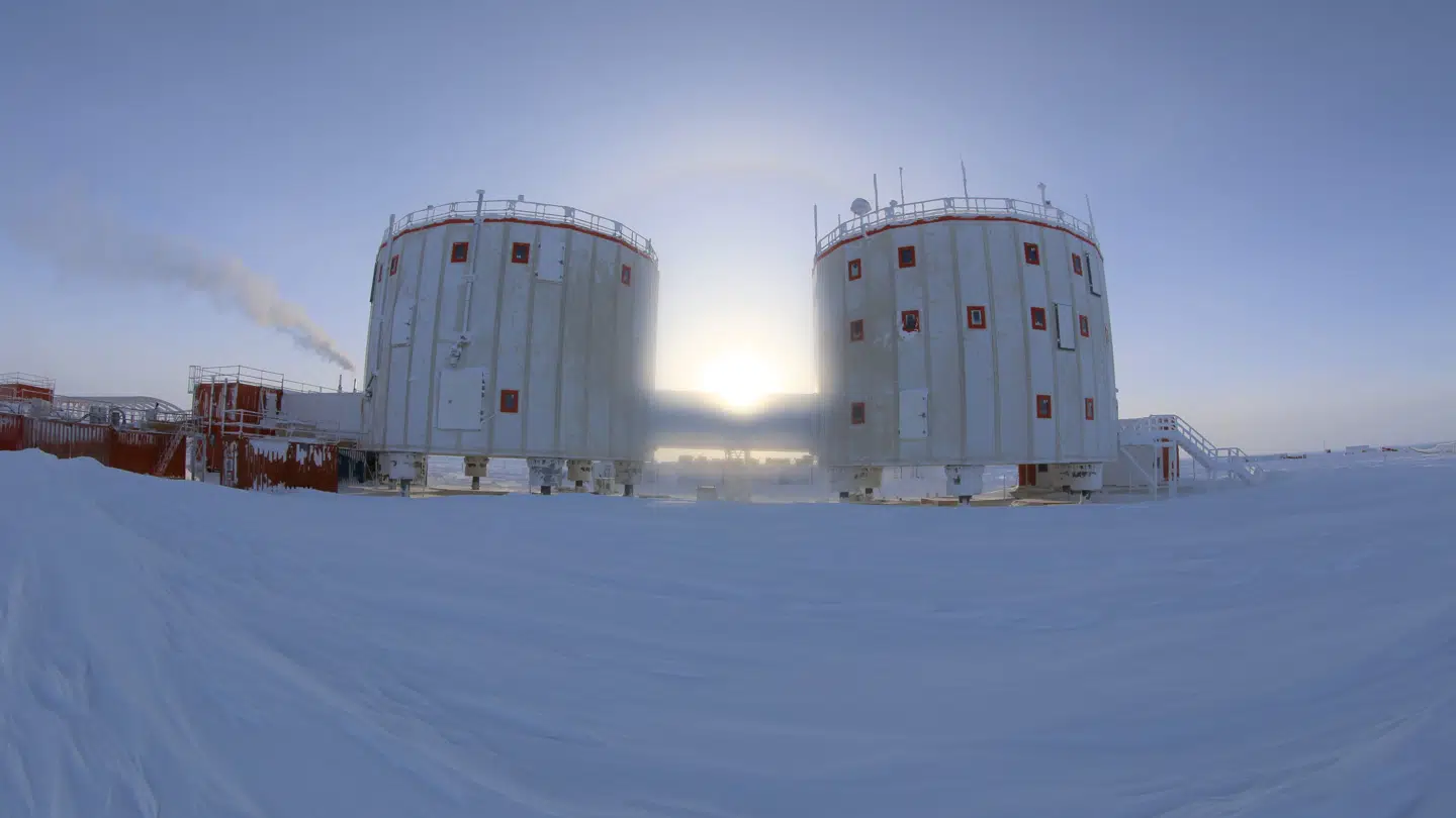 På billedet ses Concordia-basen, hvor man blandt andet forsker i, hvad isolation gør ved mennesker.