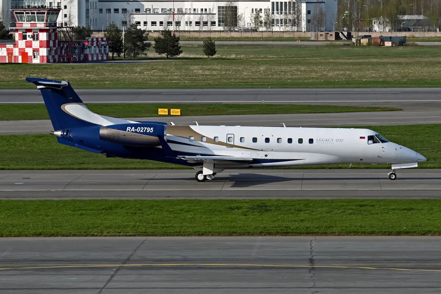 Det var et fly af denne type, Embraer Legacy 600, hvor lederen af den private hær Wagner, Jevgenij Prigozjin ifølge en passagerliste befandt sig, da det styrtede onsdag aften i det vestlige Rusland. Luba Ostrovskaya/Reuters