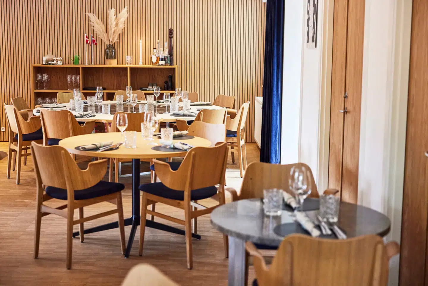 Der er gjort mere ud af interiøret på anx end normalt for en frokostrestaurant.