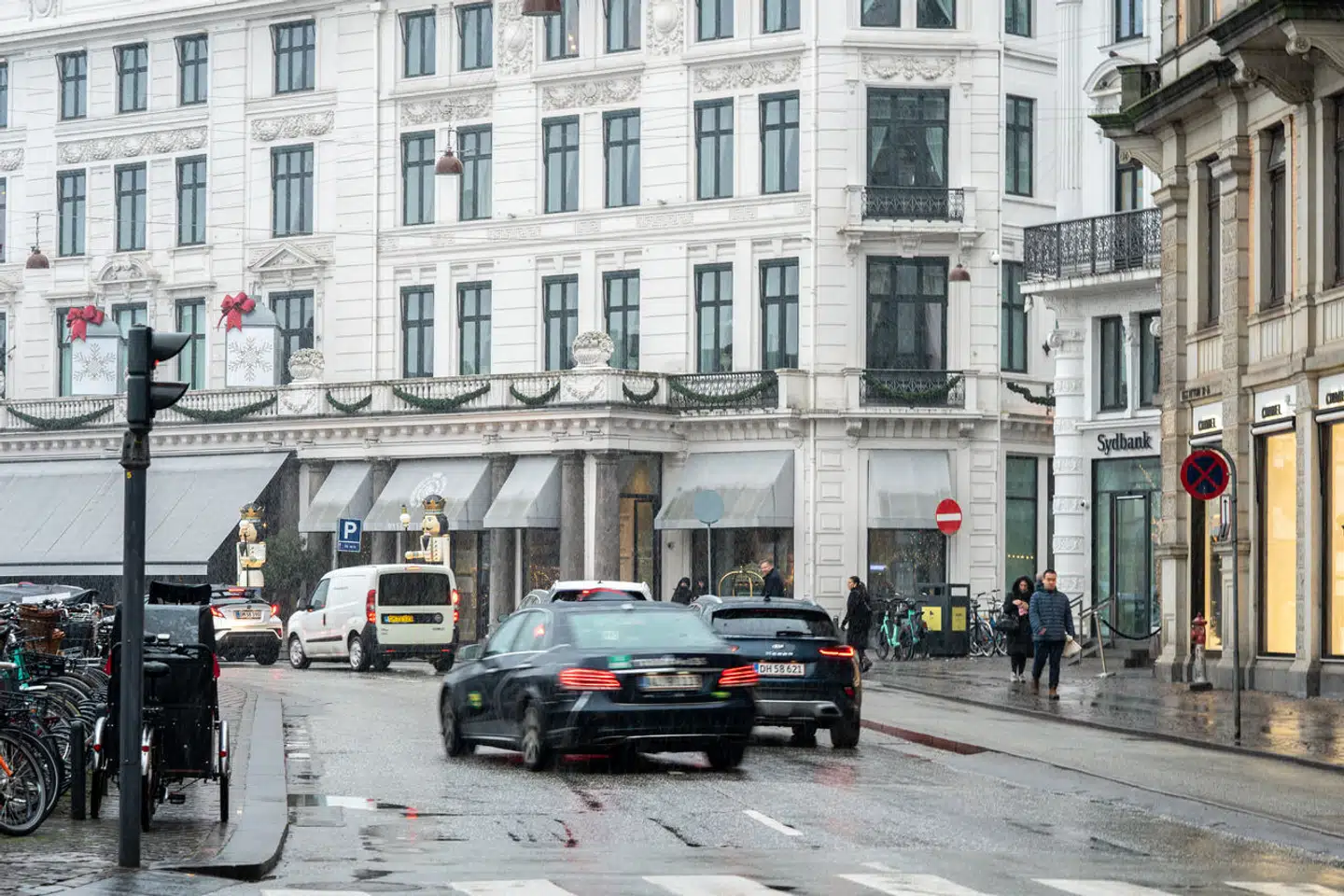 En kortlægning fra Taxa 4x35 med tal fra Færdelsstyrelsen viser, at København ligger i bunden, når det gælder køre - og teoriprøver.