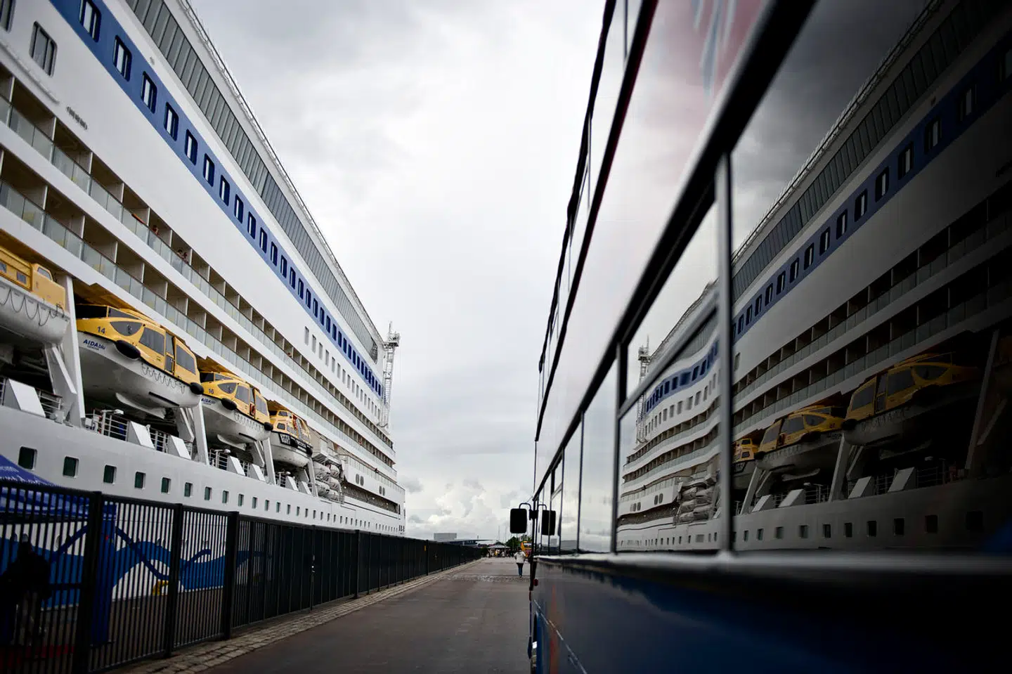 Langelinie og Oceankaj, hvor krydstogtskibene lægger til, er lige så forurenede, som Københavns travleste vej, når skibene er på besøg. Arkivfoto: Torkil Adsersen