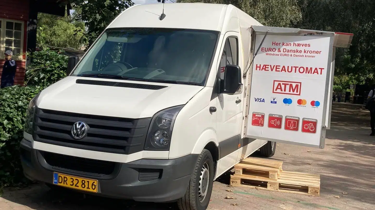 Den mobile hæveautomat har stået i området ved Pusher Street siden torsdag.