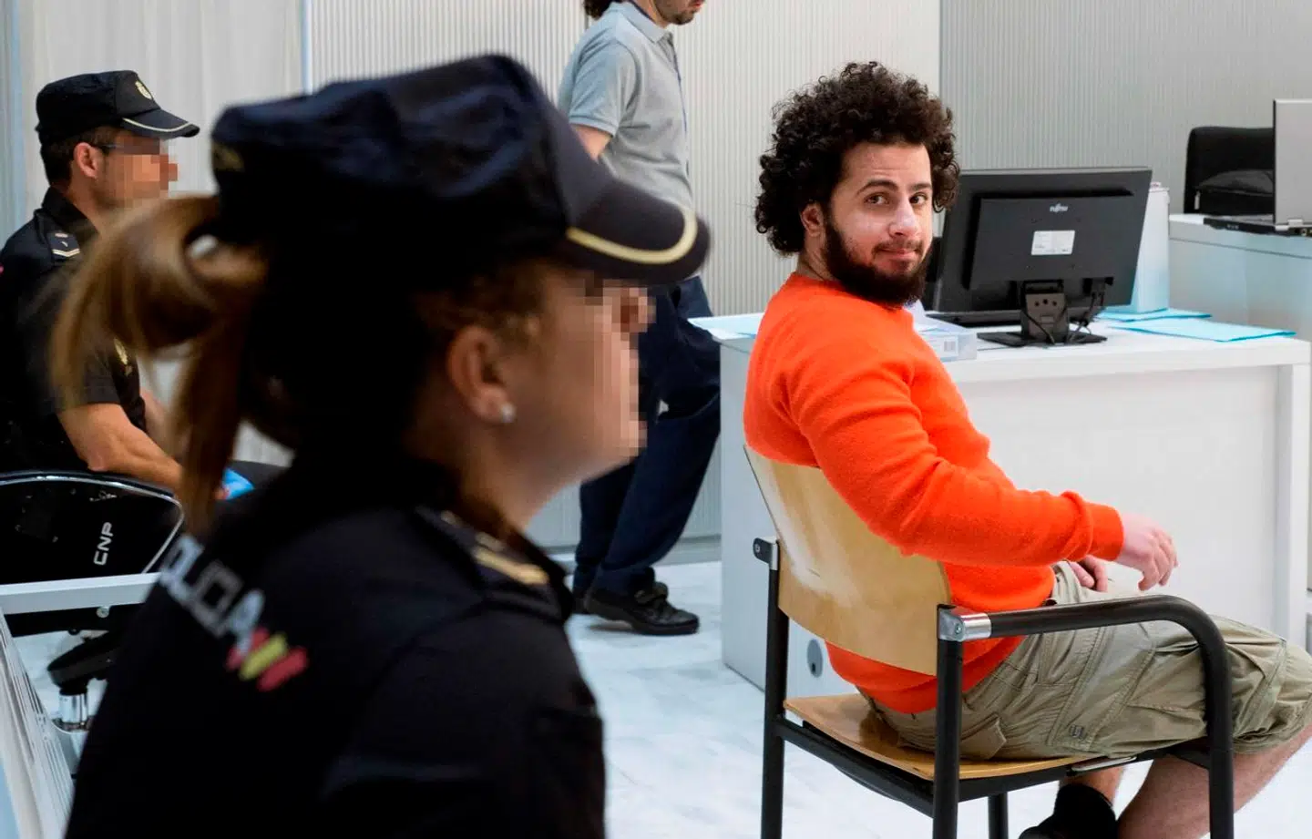 »For os er det ubegribeligt, at Vestergaard i ramme alvor kan fastholde, at Samsam ville være blevet dømt, selvom de danske myndigheder havde givet sig til kende og bekræftet hans forklaring,« skriver Eva Smith og Lasse Lund Madsen i dette svar til Jørn Vestergaard.