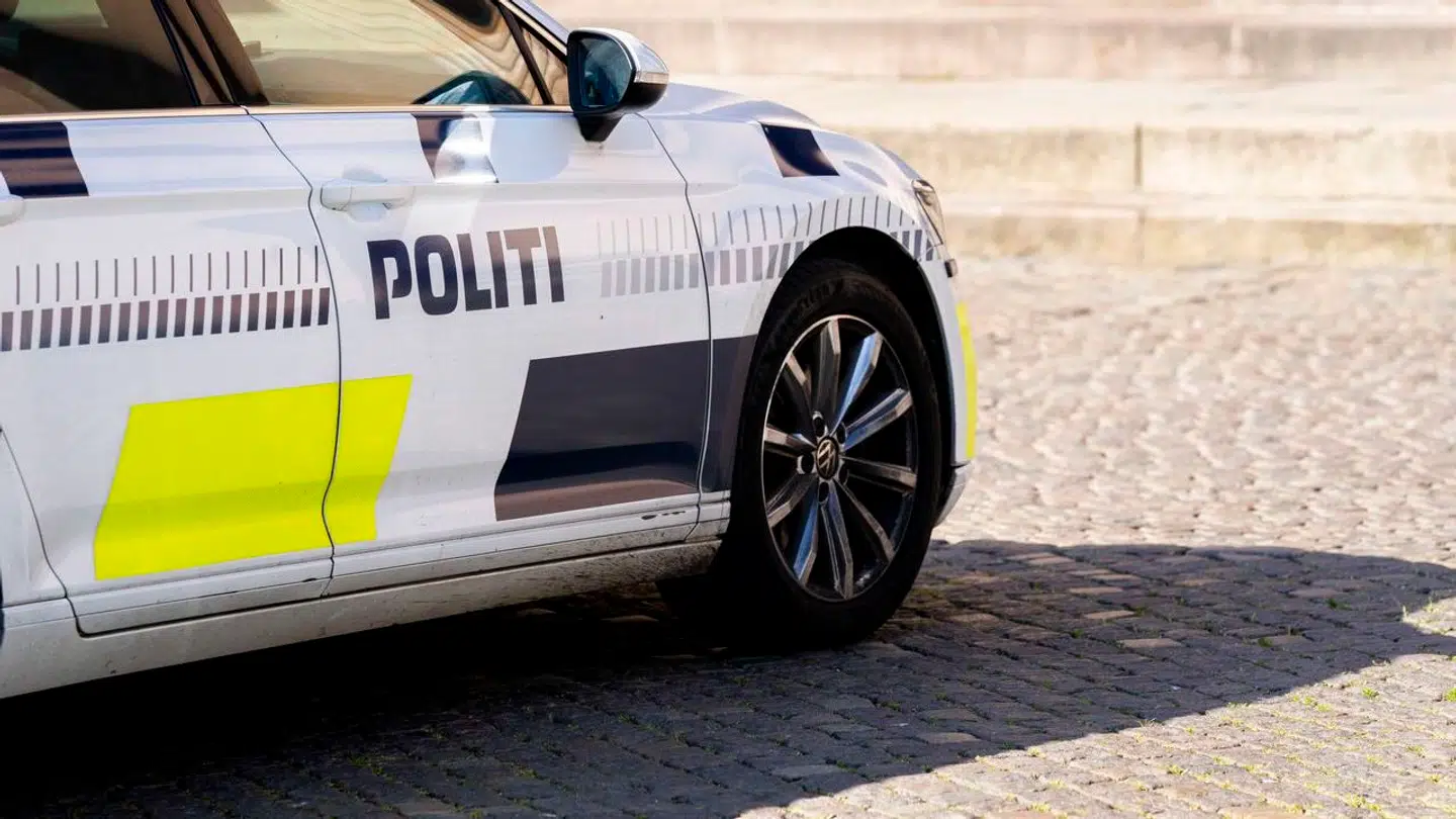 Ifølge anklageskriftet truede den 18-årige med at anmelde to mænd for pædofili. Nu er han selv tiltalt for både vold og forsøg på afpresning.