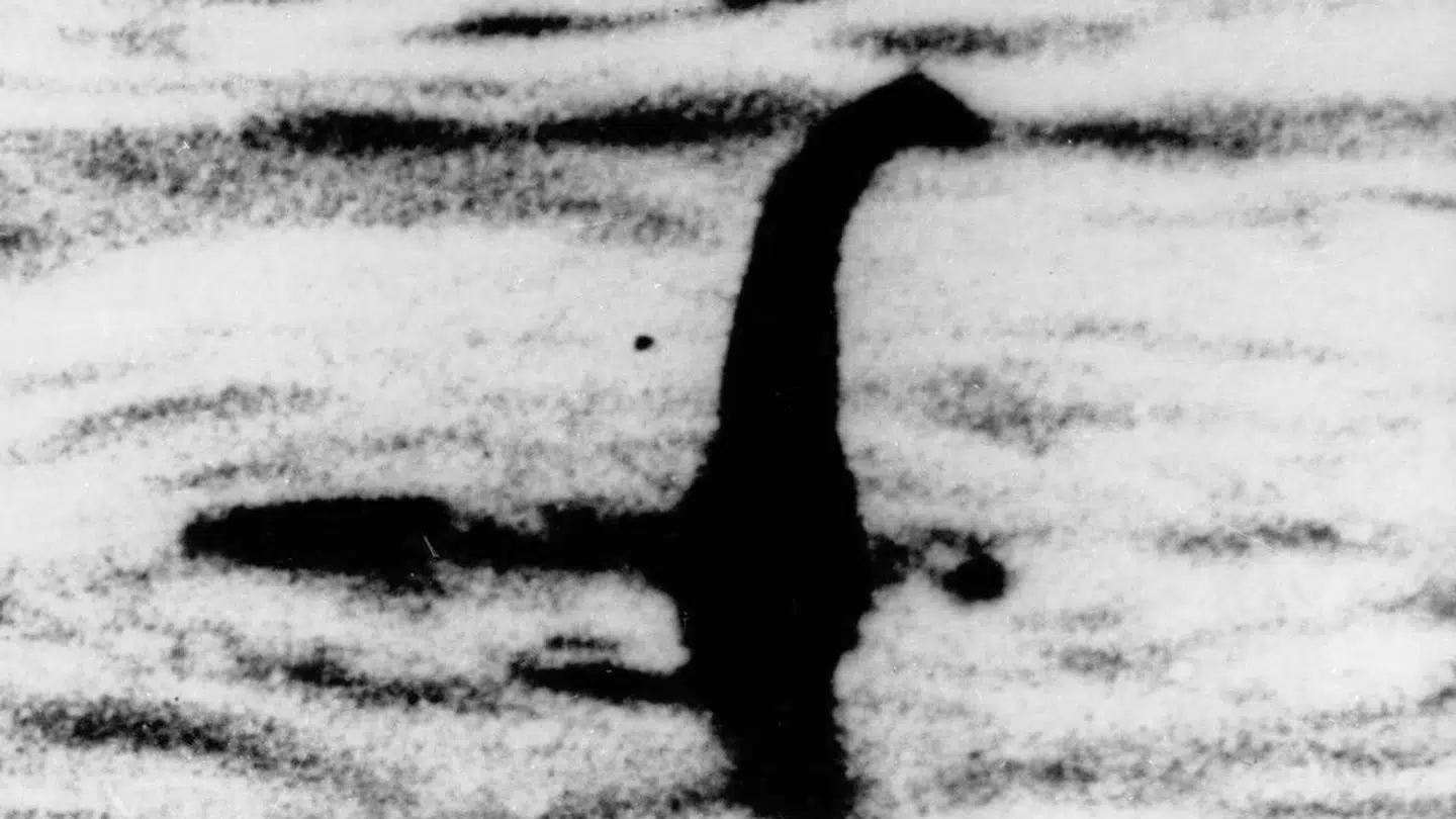 Dette udaterede foto har understøttet myten om Loch Ness-uhyret.