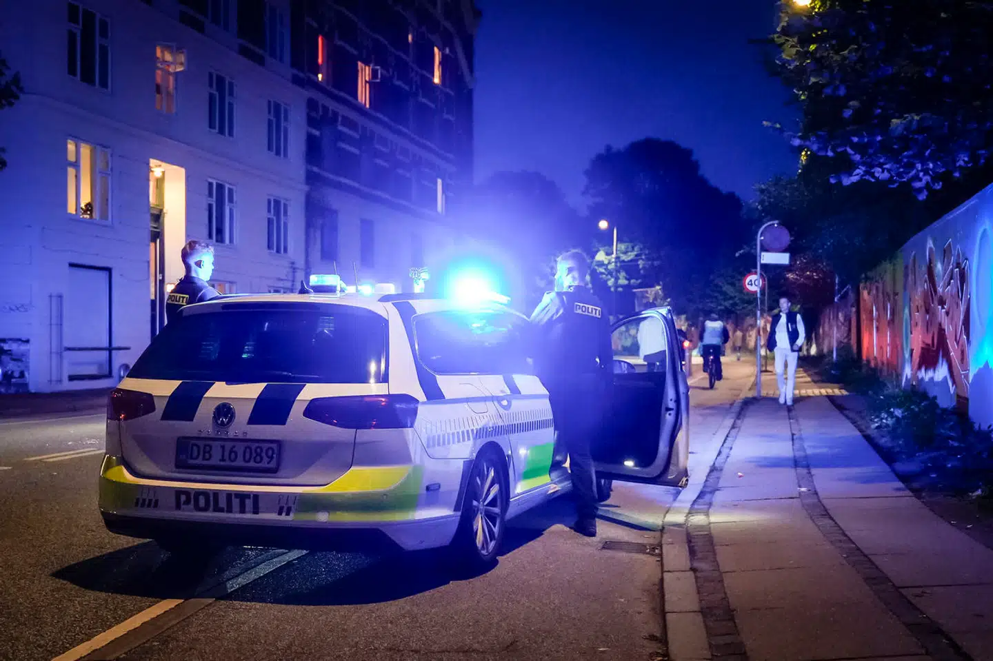 Politi massivt til stede ved Christiania lørdag den 26. august 2023. Politiet oplyser på Twitter, at flere personer er ramt af skud.. (Foto: Emil Nicolai Helms/Ritzau Scanpix)