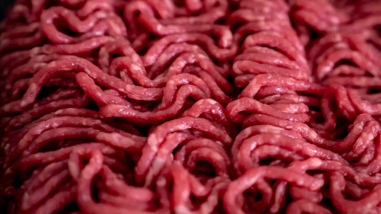 Priser er det seneste år steget med en fart, der ikke er set siden 1984, viser tal fra Danmarks Statistik . Fødevarer fra Netto i Herlev, torsdag den 12. maj 2022. Dagens pris på hakket økologisk oksekød i Netto er 50, 95 kr. for 400 gram. (Foto: Liselotte Sabroe/Ritzau Scanpix)