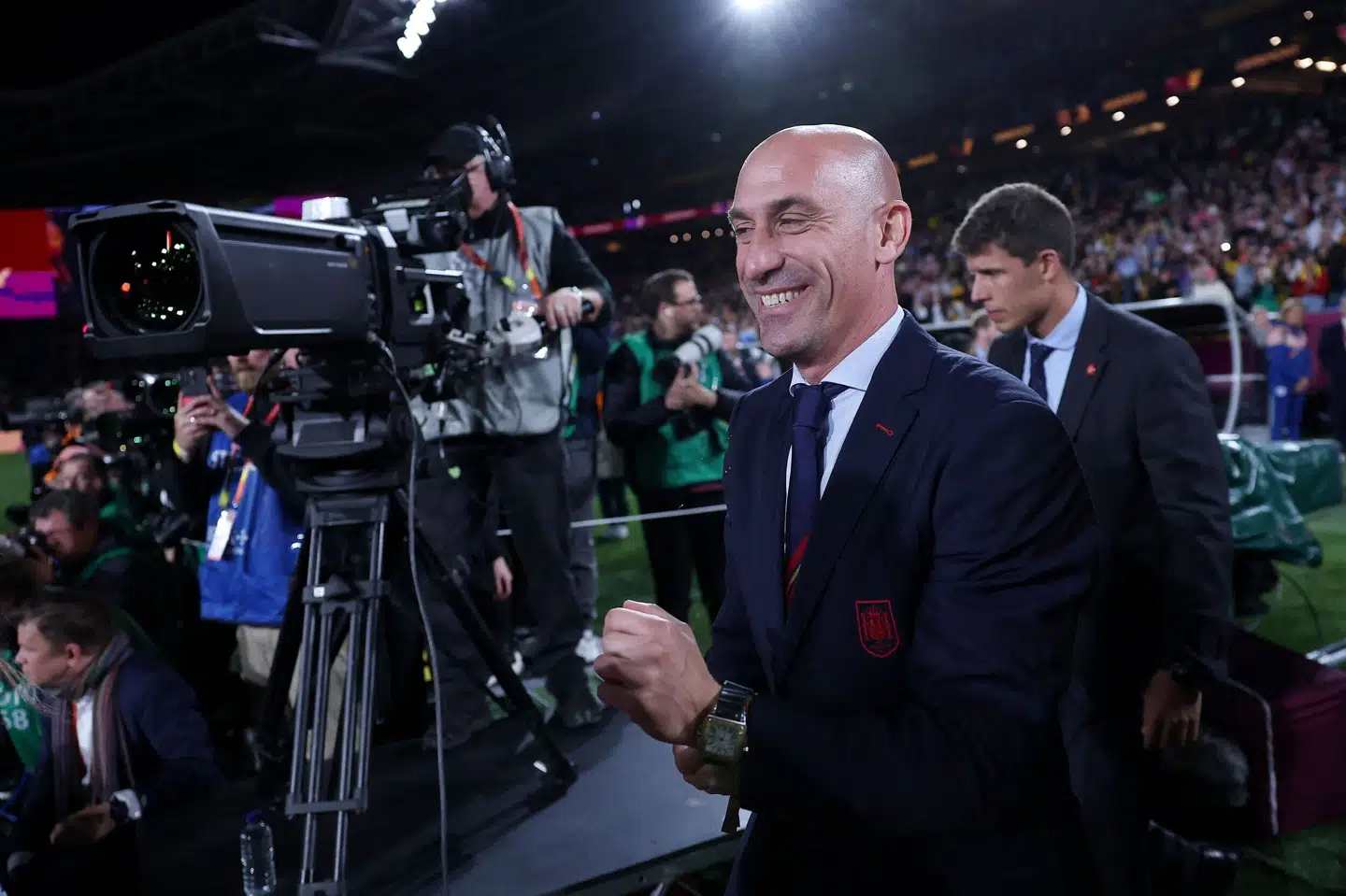 Spaniens fodboldpræsident, Luis Rubiales, har været genstand for hård kritik, siden han kyssede en spansk landsholdsspiller på munden. Franck Fife/Ritzau Scanpix