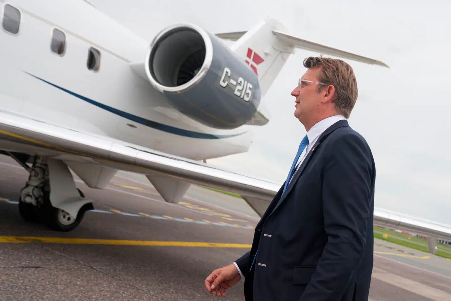 Forsvarsminister Troels Lund Poulsen på vej til uformelt EU forsvarsministermøde i Toledo med et af forsvarets Challenger-fly.