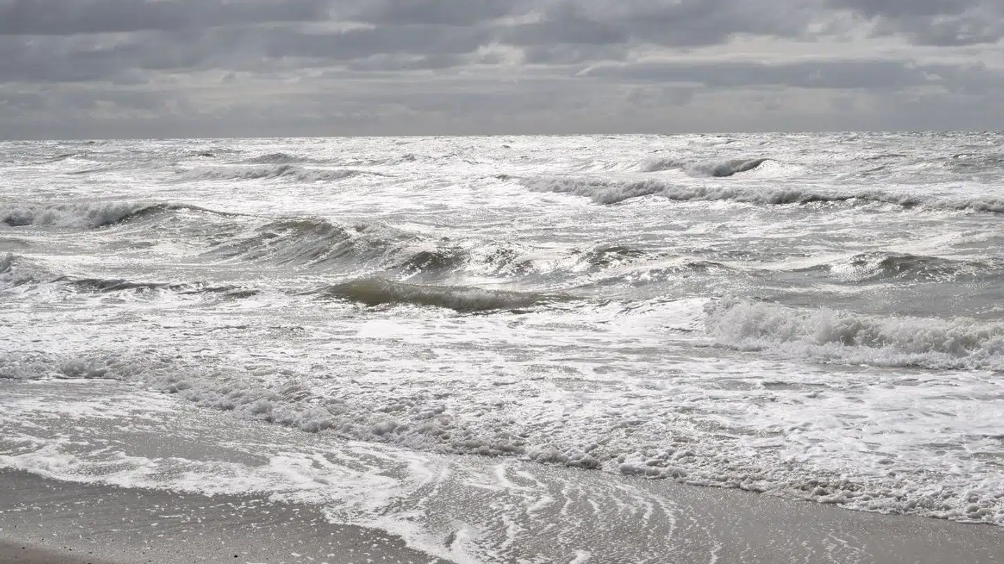 En 72-årig tysk kvinde frygtes druknet under en svømmetur ved Henne Strand ved den jyske vestkyst. (Arkivfoto)
