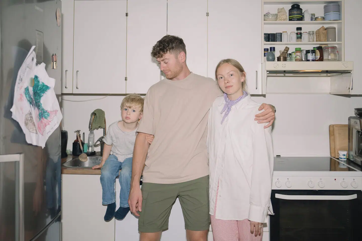 De 53 kvadratmeter på Amager, som Ida Agnete Kaptain deler med Abel og Thor, slår lige akkurat til for nu. Men manglen på plads i de københavnske lejligheder, kan trække familien længere væk fra byen, end de ønsker at være.