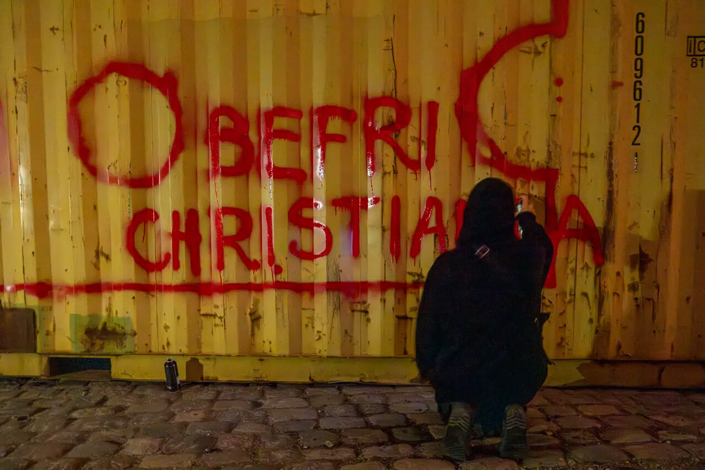 Mandag eftermiddag oplyste Københavns Politi, at myndigheden opretter to visitationszoner, som blandt andet omfatter Christiania, ligesom politiet i særlig grad er til stede i området.