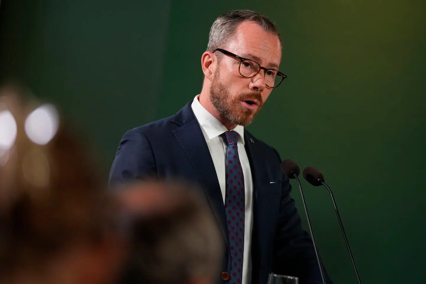 Jakob Ellemann mener i dag det stik modsatte af for et år siden, skriver Peter Kurrild-Klitgaard.