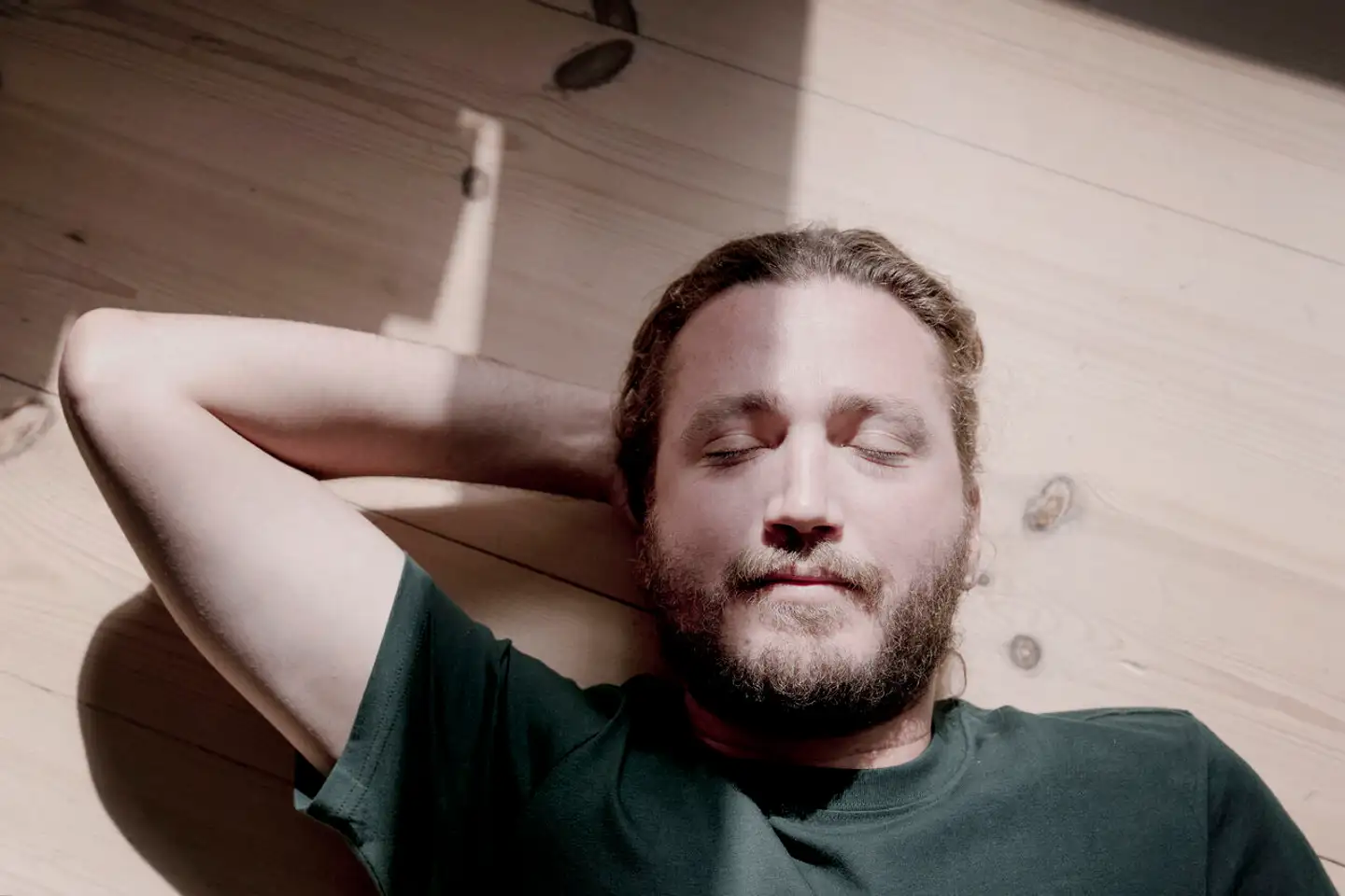 Forfatter og skuespiller Jacob Skyggebjerg spiller hovedrollen i den nye film »Idioten«. En optræden, som også markerer en tilbagevenden til kulturscenen efter beskyldninger om en krænkende opførsel tilbage i 2019.