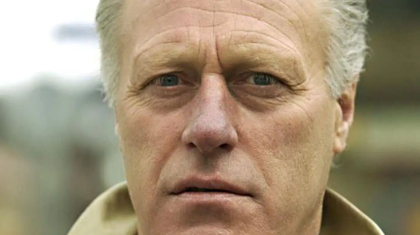 Milliardæren Tom Hagen er kommet ud med et stærkt regnskab. Samtidig er han stadig sigtet for drab eller medvirken til drab på sin kone.