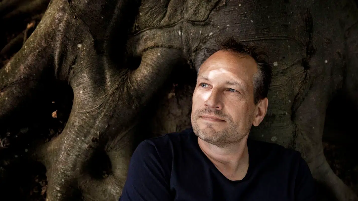 Martin Thorborg til sommerserie om selfmademens og kvinders sociale opstigen, og særligt at deres børn vokser op under helt andre forudsætninger, i andre miljøer med andre værdier og normer end dem, der dannede dem selv og som de måske ser som fundamentet for deres succes.