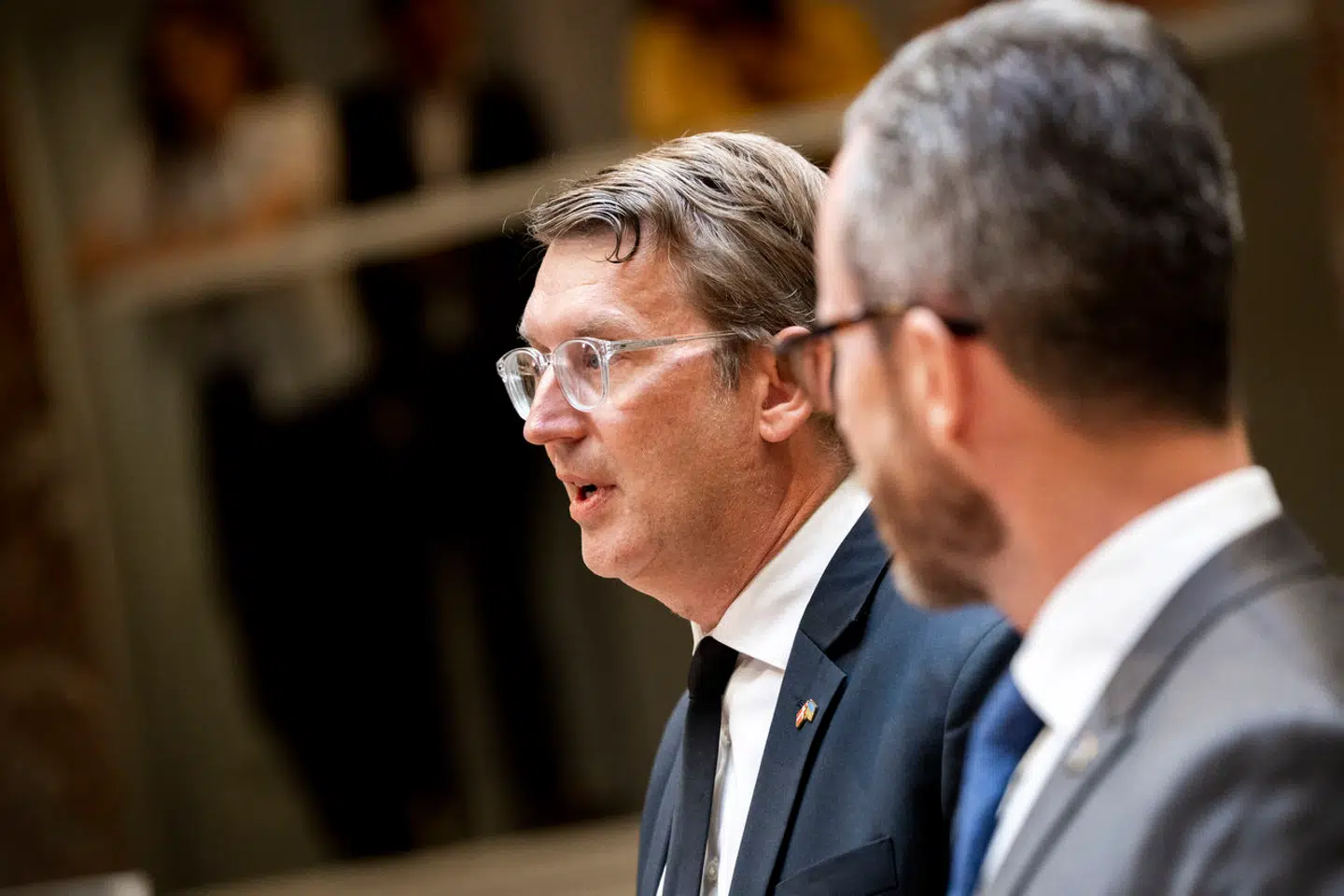 Sagen er opstået i Jakob Ellemann-Jensens (V) tid som forsvarsminister, men i dag er det Troels Lund Poulsen (V), der må sidde i samråd og svare på spørgsmål om sagen.