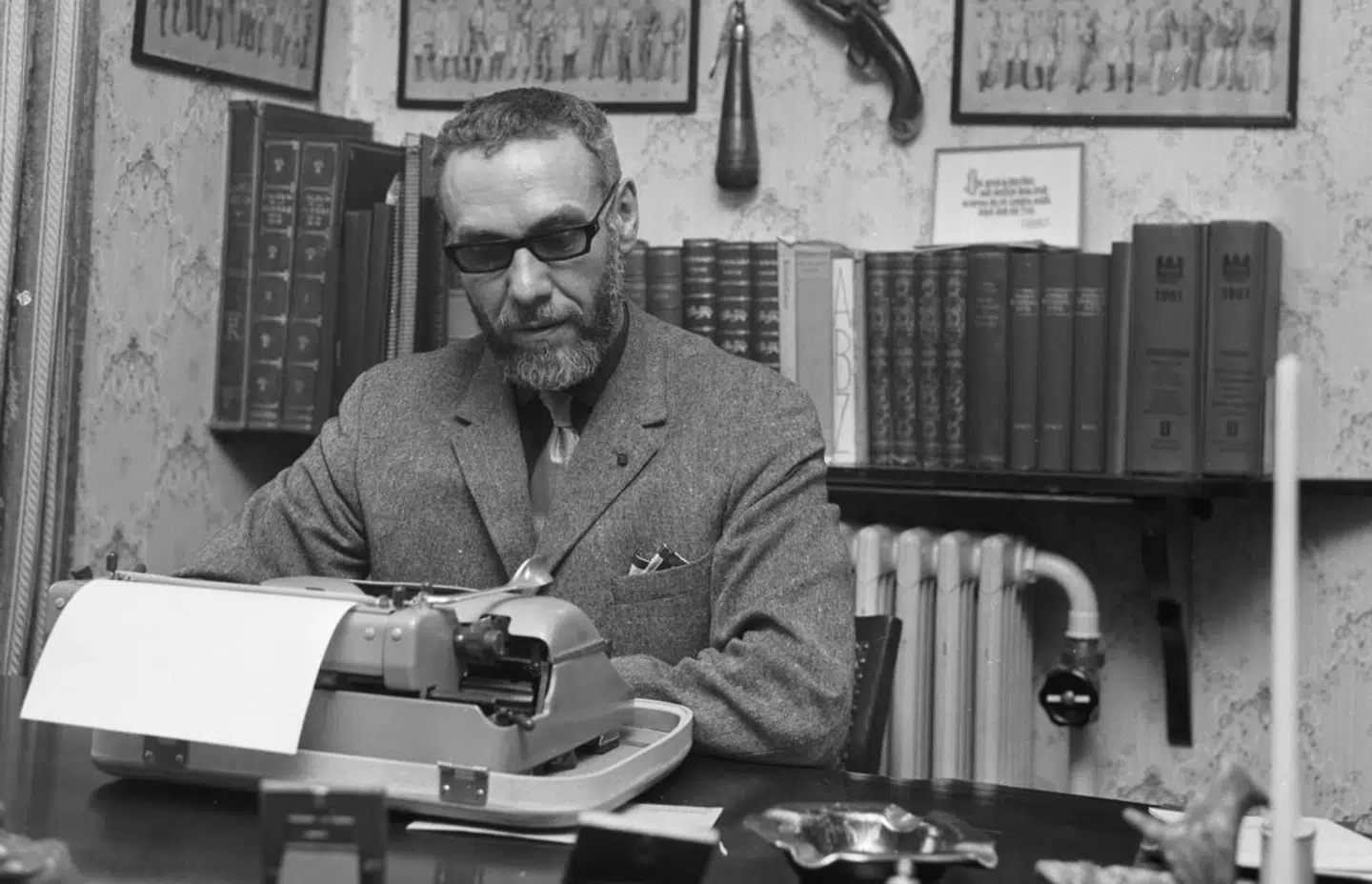 Forfatteren Sven Hazel.