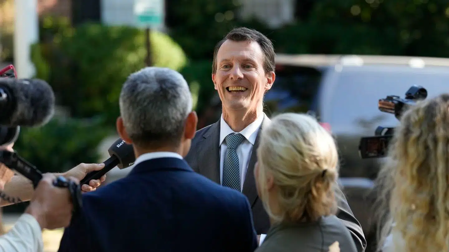 Prins Joachim foran den danske ambassade i Washington D.C.