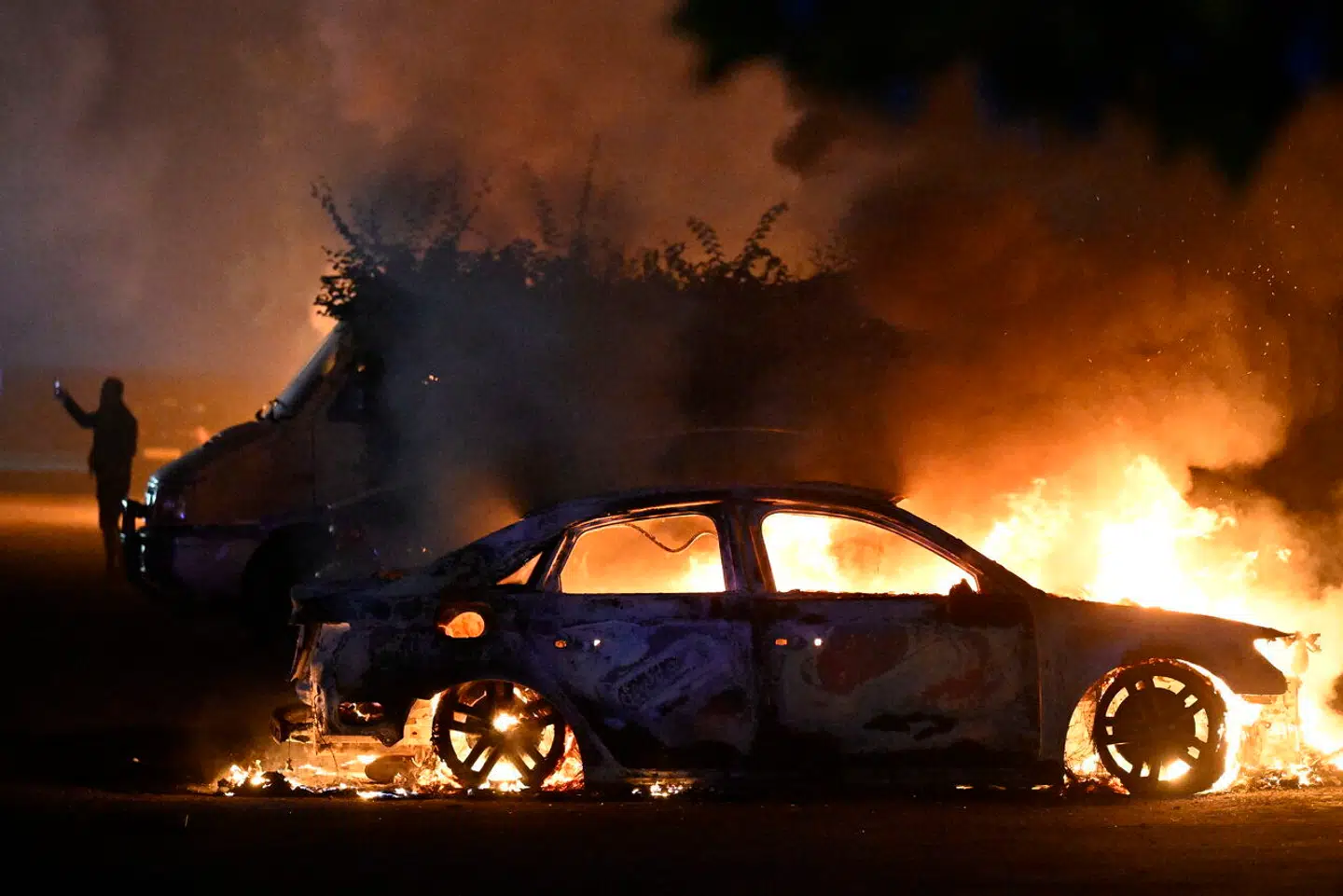 Flere biler blev stukket i brand i Malmø-bydelen Rosengård. - Foto: 50090 Johan Nilsson/Tt/Ritzau Scanpix