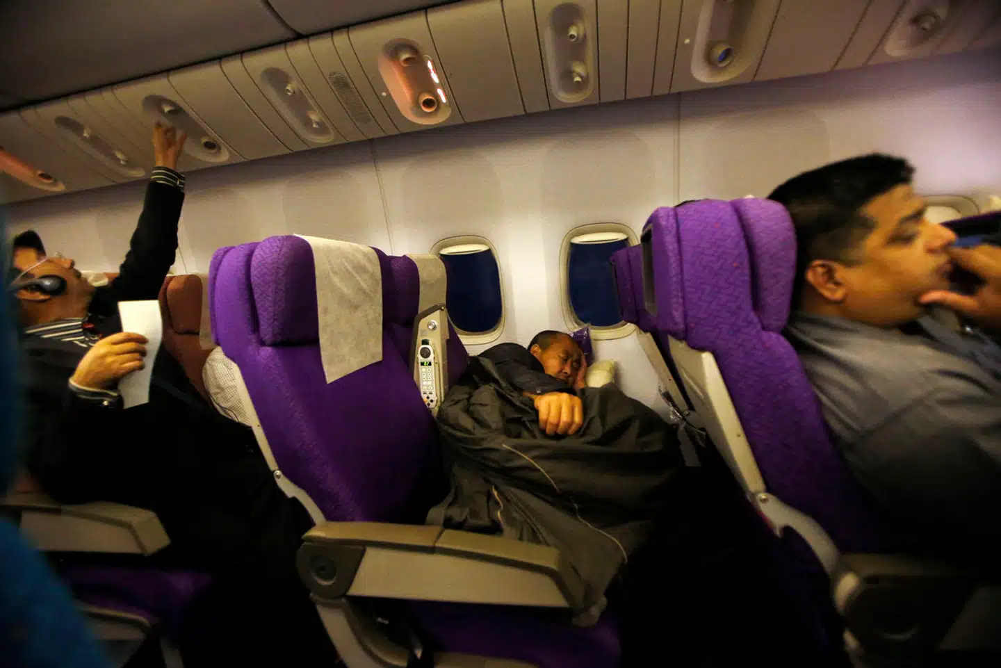 Generelt er det sjældent en behagelig oplevelse at flyve, men der er en type medpassagerer, der ofte gør turen endnu mere utålelig, mener Søren Jacobsen Damm. Arkivfoto.