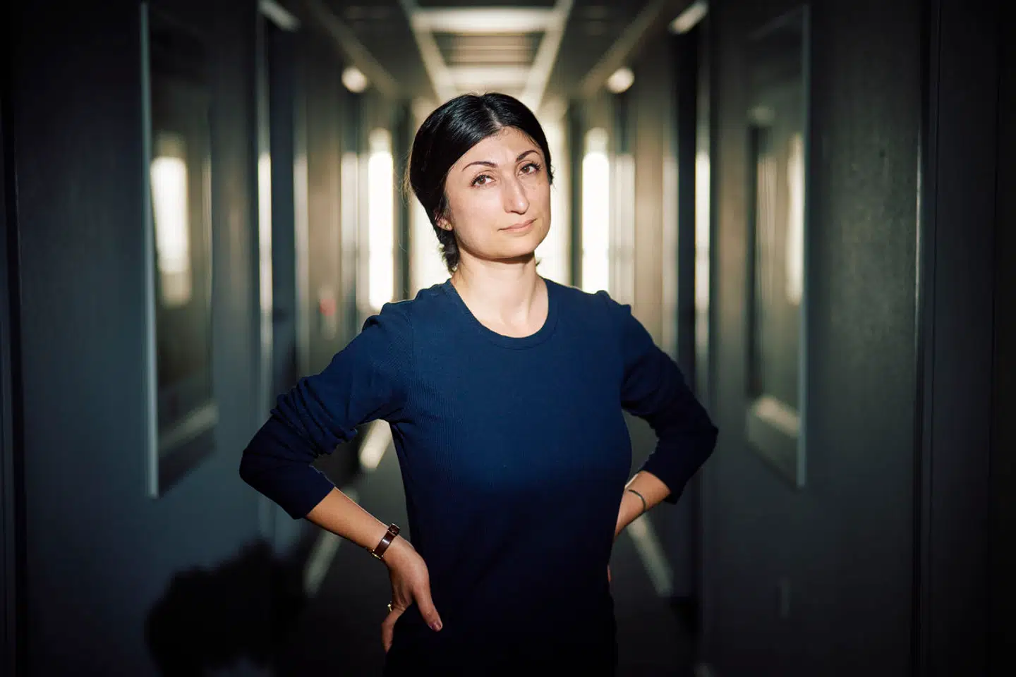 Firoozeh Bazrafkan om Peter Hummelgaard: »Han agerer som vogternes råd, der skal godkende et kunstværk eller en film, inden den kan vises til publikum. Det er en uacceptabel opførsel,« siger den iranskfødte danske kunster, der er kendt for koranskændende performancekunst.