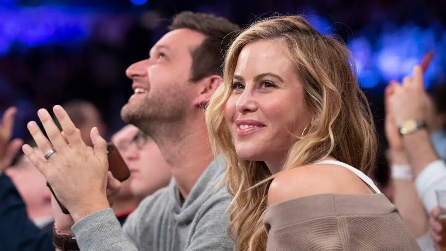 Tara Lipinski med manden Todd Kapostasy.