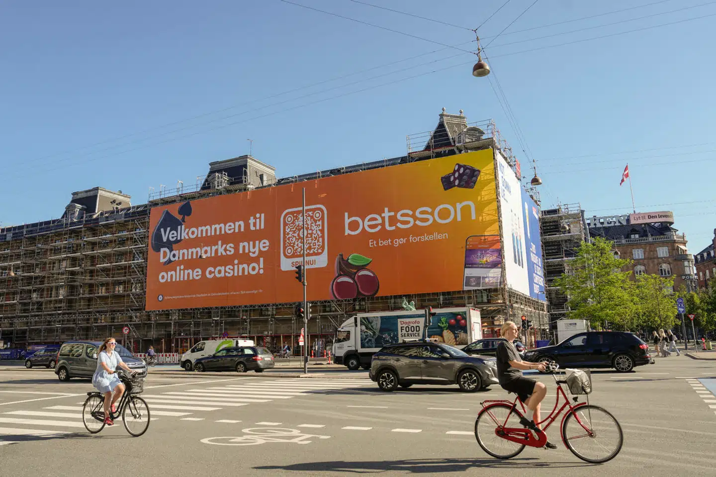 Betsson-reklame på Rådhuspladsen.